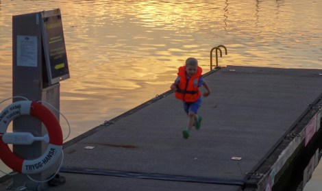 Alexander having a not-so-quiet end to the day in Fjallbacka!